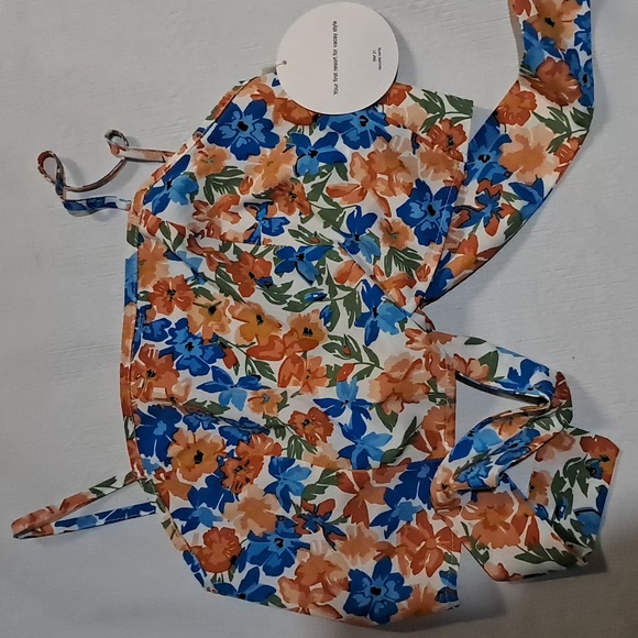 B23  Multicolor Floral Tie-Strap Top - Picture 1 of 4